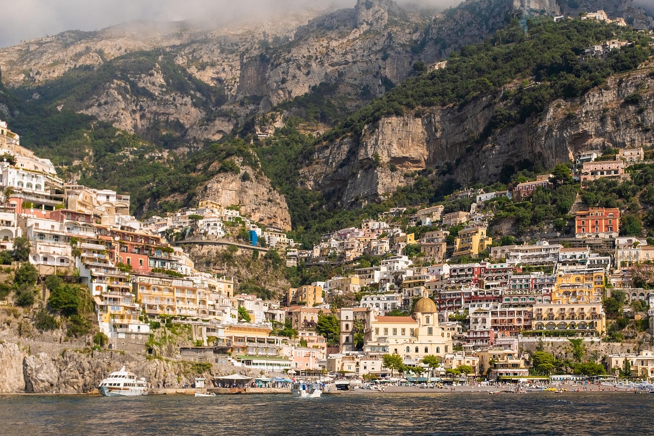 Khám Phá Napoli (Ý) – Trái Tim Năng Động Và Quyến Rũ Của Địa Trung Hải
