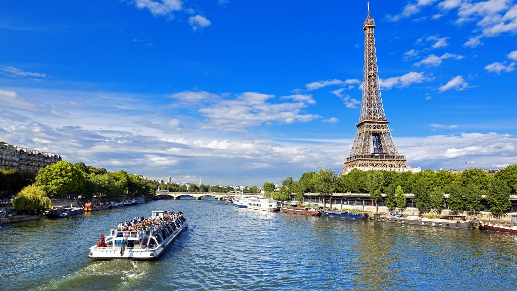 Du thuyền trên sông Seine chiêm ngưỡng vẻ đẹp kinh đô ánh sáng