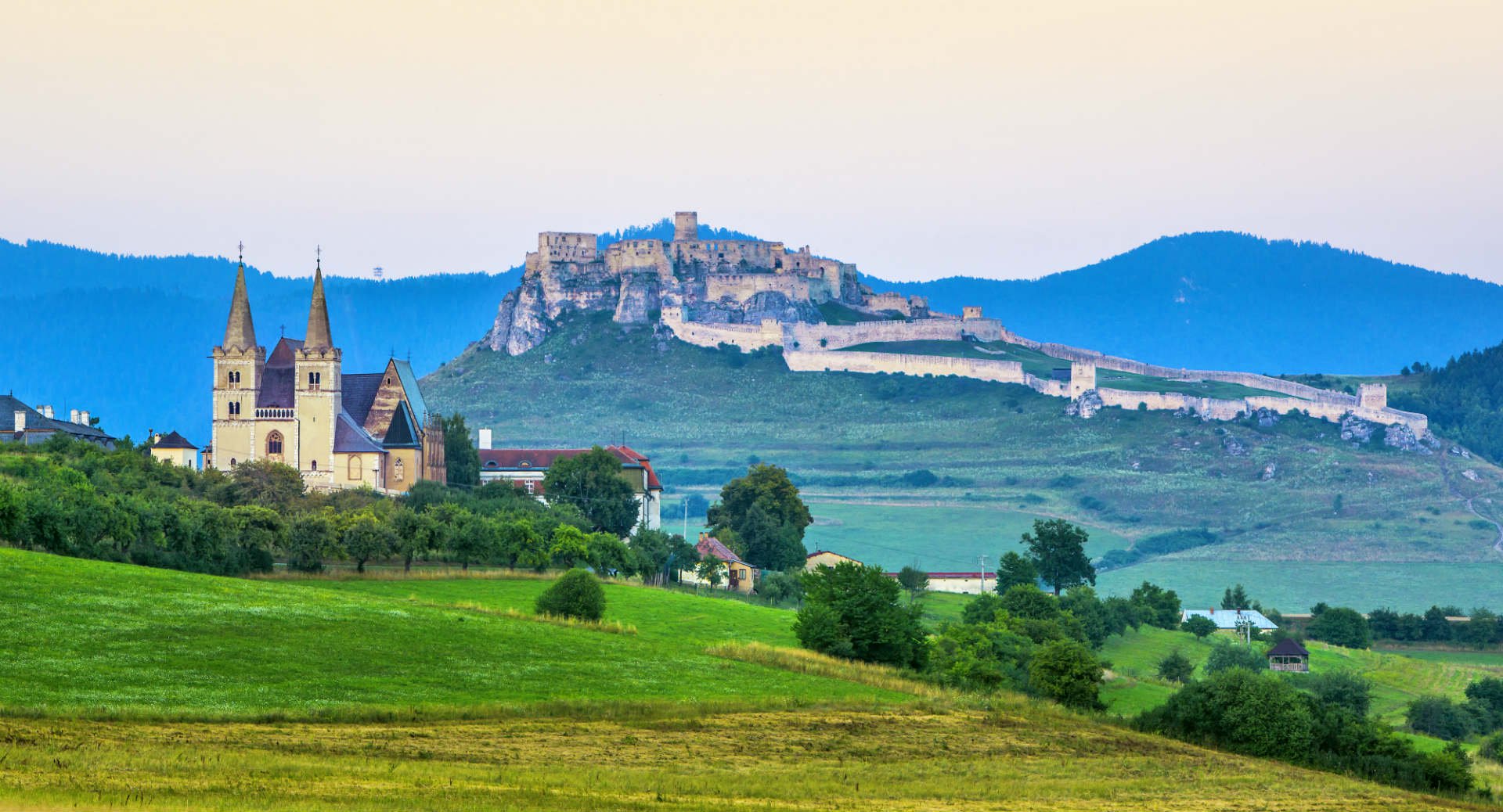 CÁC ĐIỂM DU LỊCH NHẤT ĐỊNH PHẢI ĐẾN KHI DU LỊCH SLOVAKIA